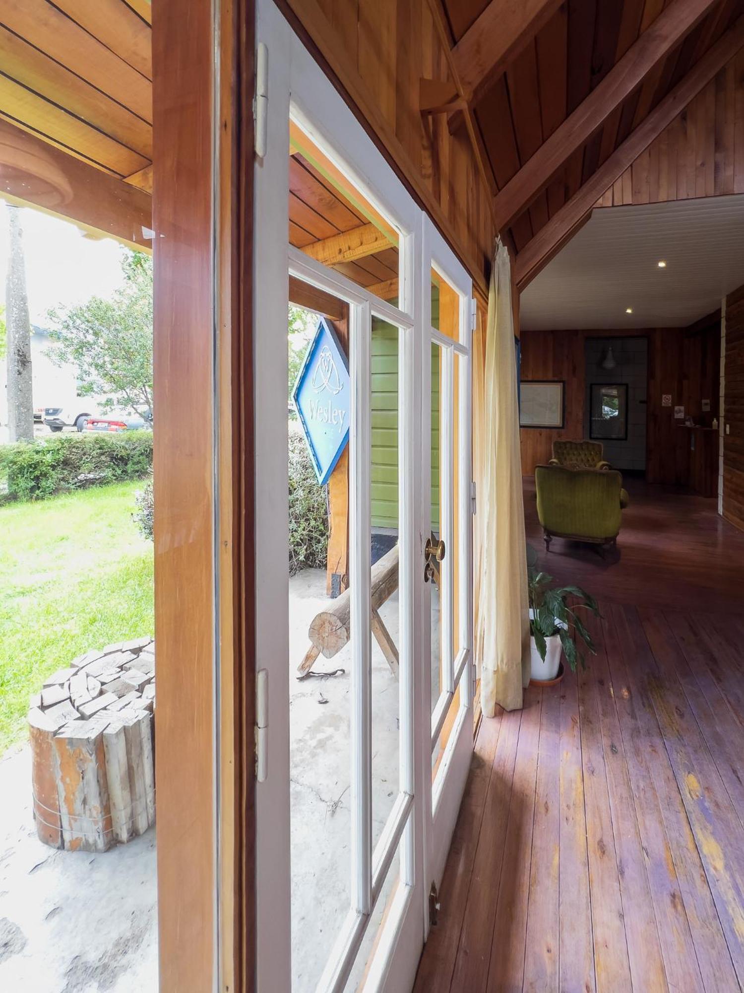 Wesley House Hosteria Boutique San Martín de los Andes المظهر الخارجي الصورة