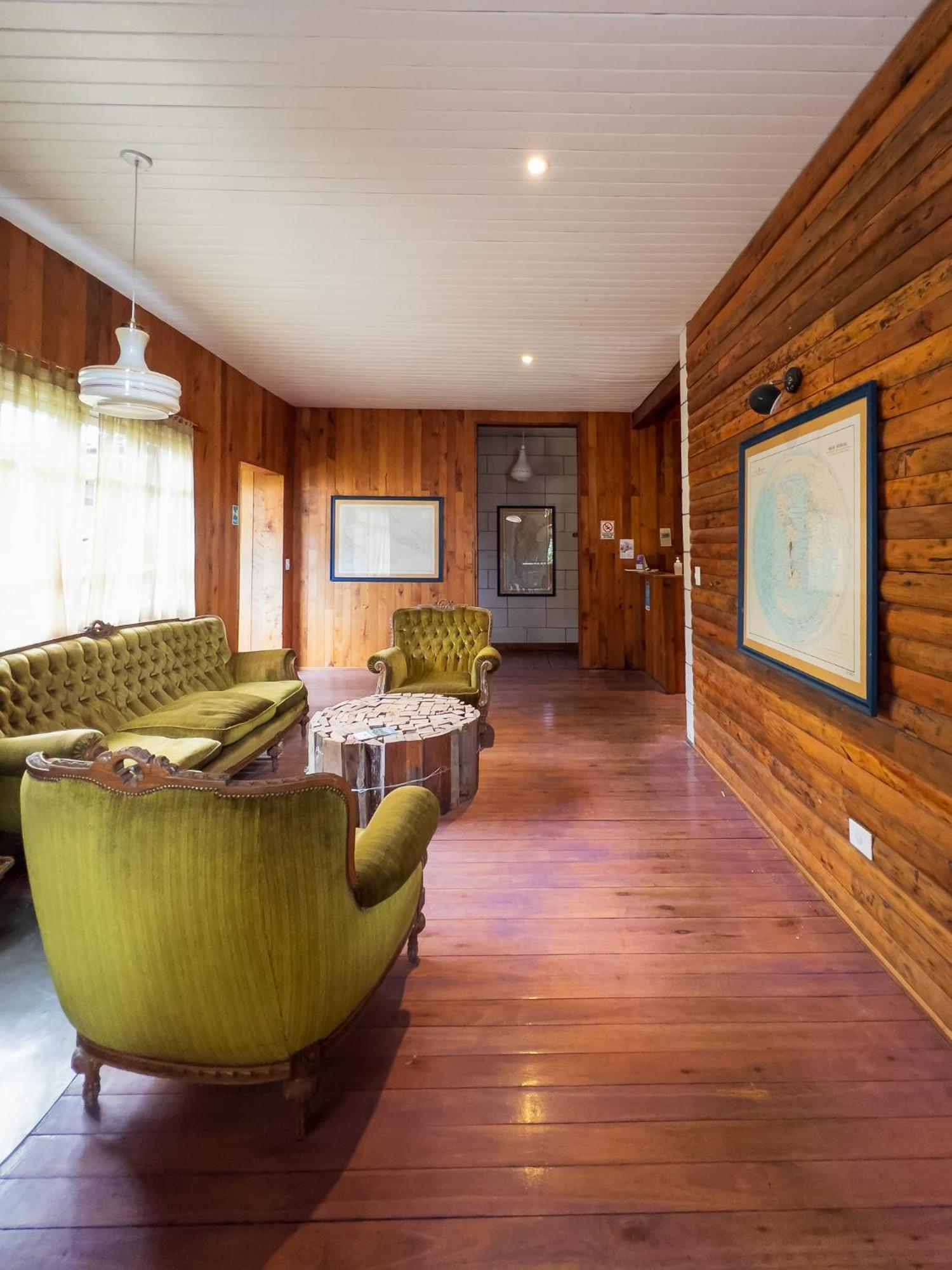 Wesley House Hosteria Boutique San Martín de los Andes المظهر الخارجي الصورة